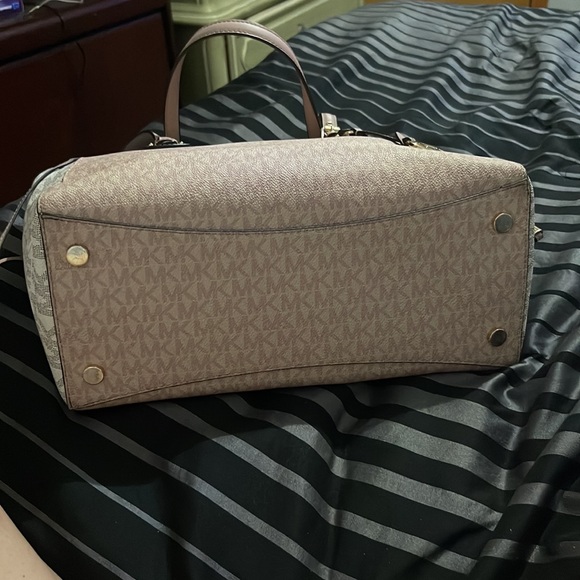 Michael Kors large tote - Picture 3 of 8